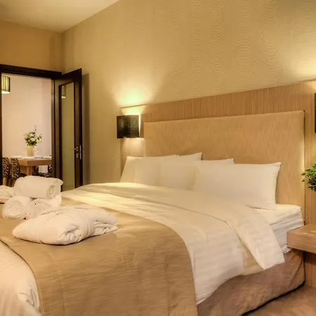 伯恩公寓 公寓式酒店 敖德萨