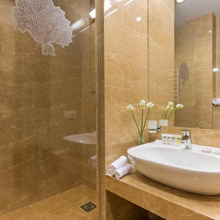 伯恩公寓 4* 敖德萨